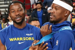 爱游戏-包含巴特勒迎来三赛季高光表现，曼联球迷沸腾！的词条