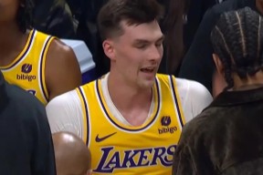 AYX-西亚卡姆新星回归赛场表现惊艳，勇士未来可期！的简单介绍