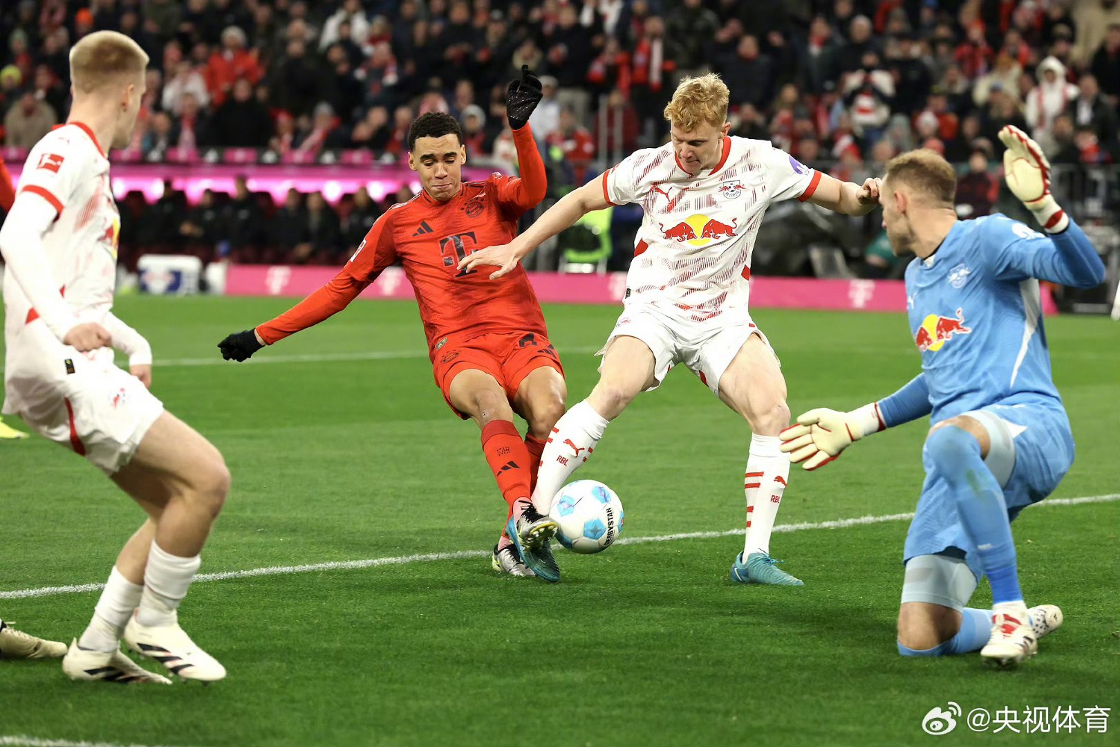 包含梅西连续十五场比赛得分超过精彩发挥,拜仁挑战极限!的词条 包含梅西连续十五场比赛得分超过精彩发挥,拜仁挑战极限!的词条