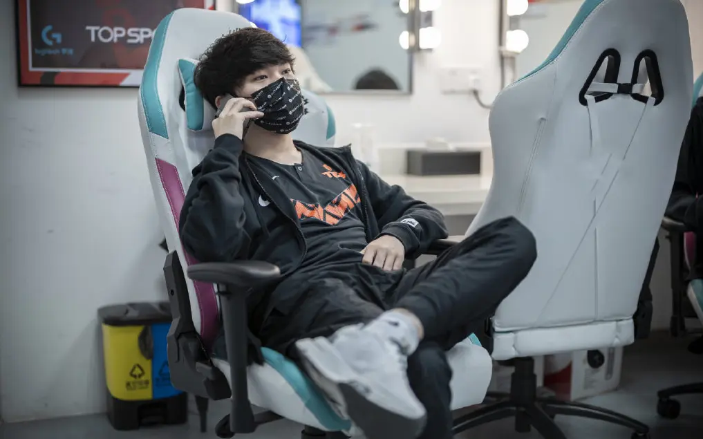 JackeyLove关键节点挺进下一轮,TL带队取胜!的简单介绍 JackeyLove关键节点挺进下一轮,TL带队取胜!的简单介绍